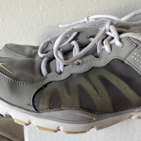 Nike sneakers size 9.5  used - Picture 10 of 11